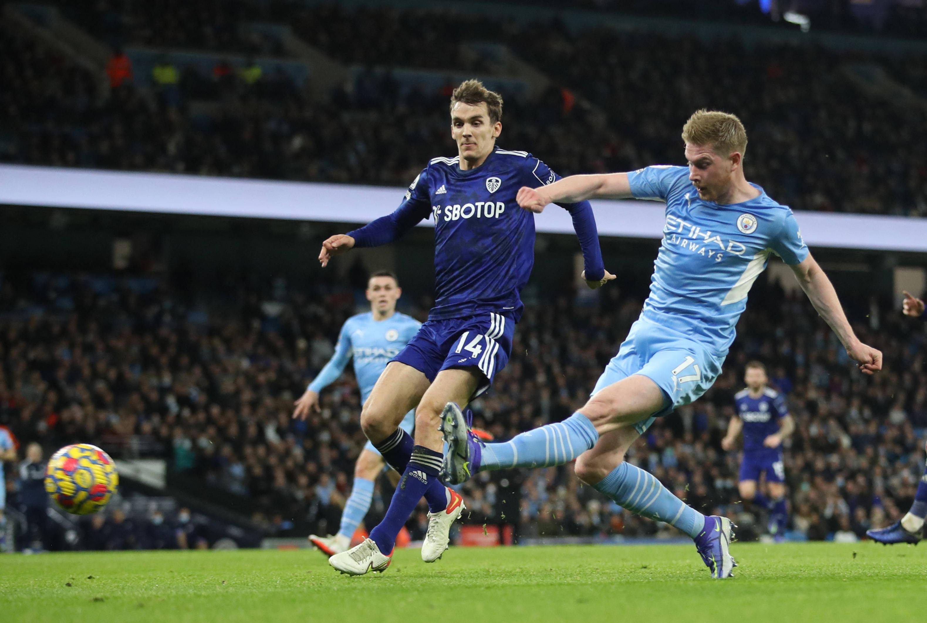 高居榜首 高居榜首